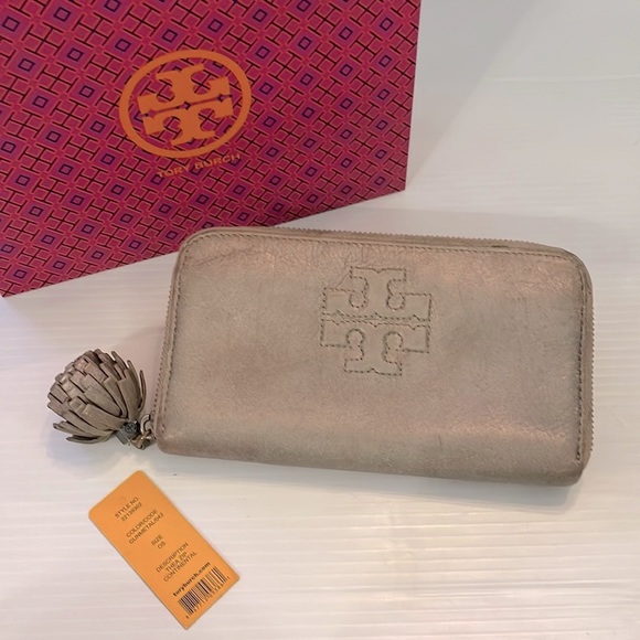 💥Tory Burch Thea Continental Zip Long Wallet Gunmetal/042 Leather w/Zip Fringe